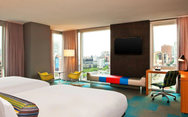 photo 2 of Aloft by Marriott Chicago Downtown River North