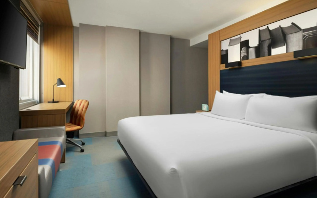 photo 3 of Aloft by Marriott Chicago Downtown River North