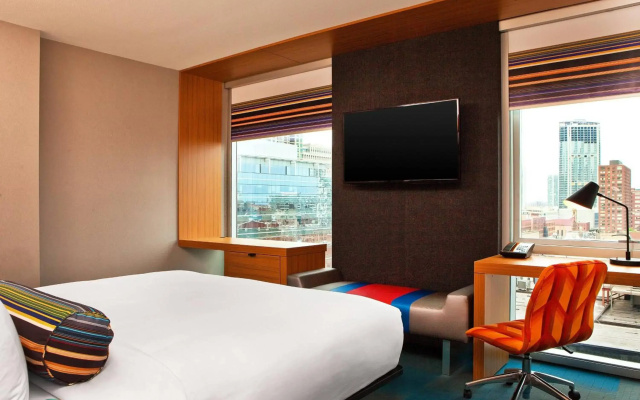 photo 4 of Aloft by Marriott Chicago Downtown River North