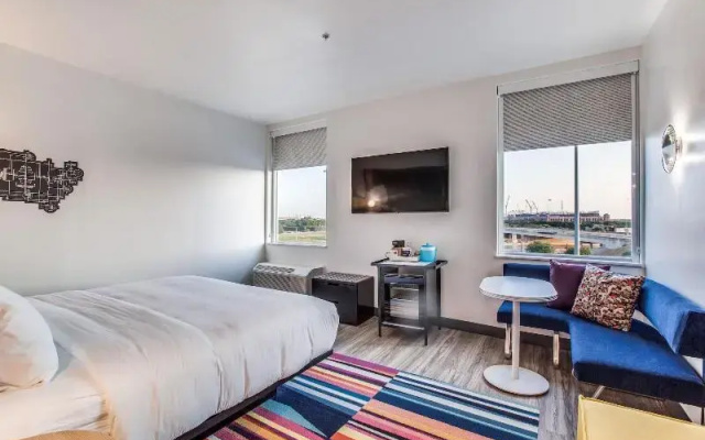 photo 4 of Aloft Dallas Arlington Entertainment District