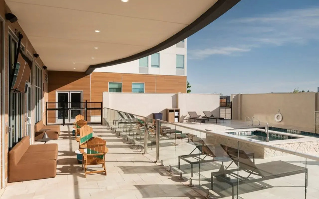 photo 4 of Aloft by Marriott DFW Airport North