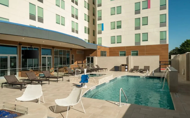 photo 5 of Aloft by Marriott DFW Airport North