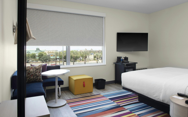 photo 4 of Aloft by Marriott Glendale at Westgate