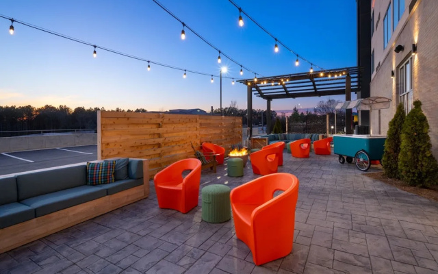 photo 5 of Aloft Lawrenceville Sugarloaf