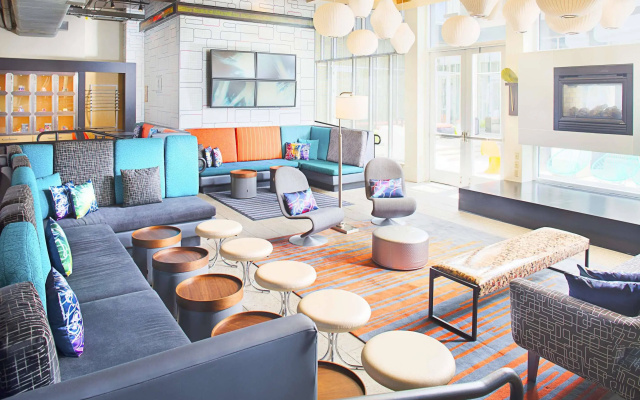 photo 4 of Aloft by Marriott Philadelphia Airport