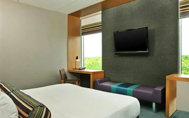 photo 5 of Aloft by Marriott Philadelphia Airport