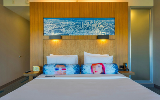photo 3 of Aloft by Marriott Portland Airport at Cascade Station