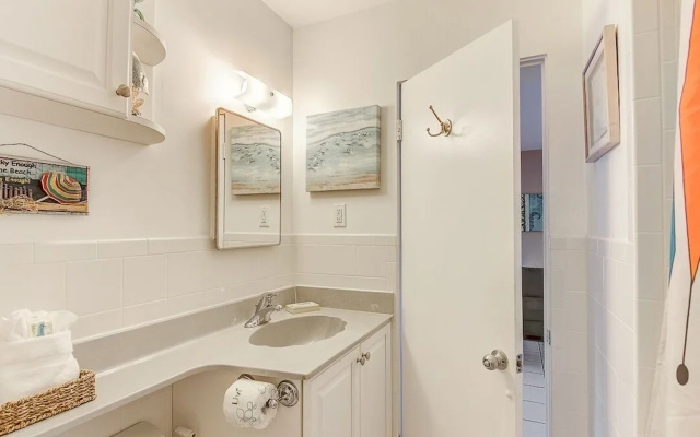 photo 5 of Aloha Kai Unit 1 2 Bedrooms 1.5 Bathroom Apts