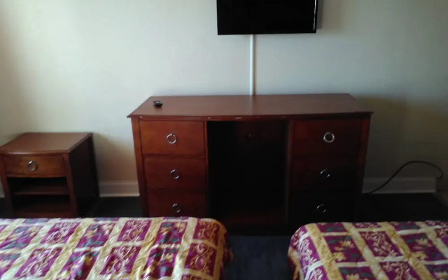 photo 2 of Aloha Motel
