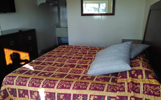 photo 5 of Aloha Motel