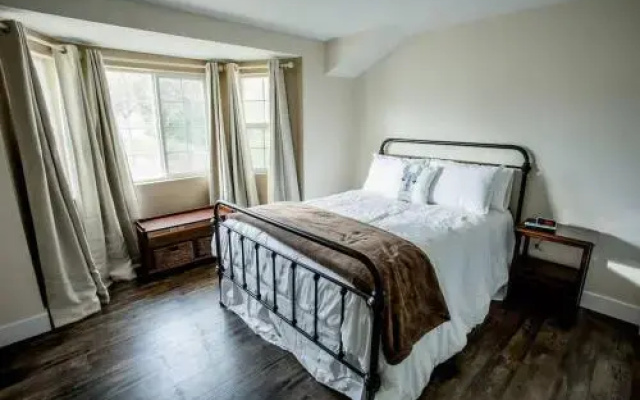 photo 4 of Alpaca Suite at Rellik House. Winery & Alpaca Farm