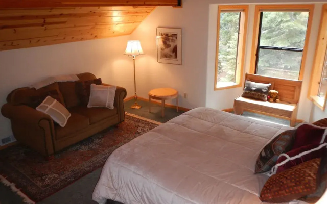 photo 5 of Alpenglow - 4 Br Home