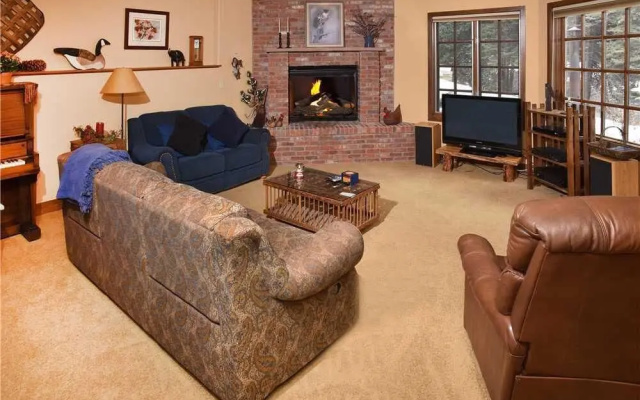 photo 2 of Alpine Creek #6 4 Bedrooms 4.5 Bathrooms Home