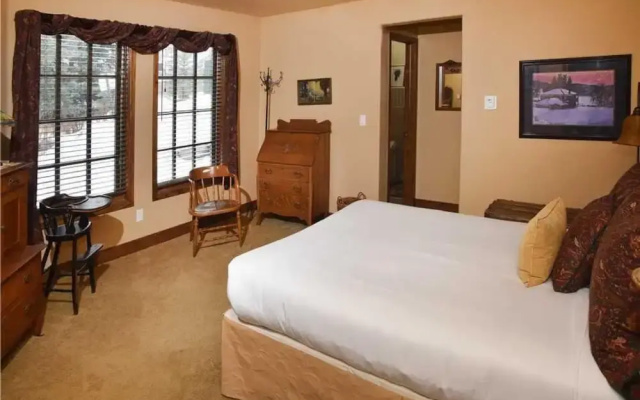 photo 3 of Alpine Creek #6 4 Bedrooms 4.5 Bathrooms Home