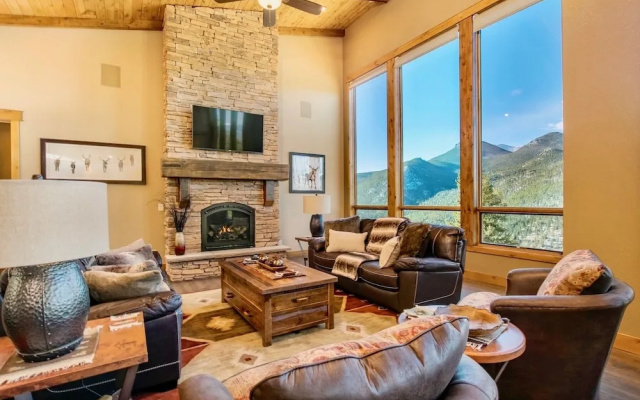 photo 4 of Alpine Haven Luxury Home at Windcliff - 4 Br Home