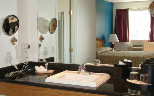 photo 2 of Alpine Inn And Suites