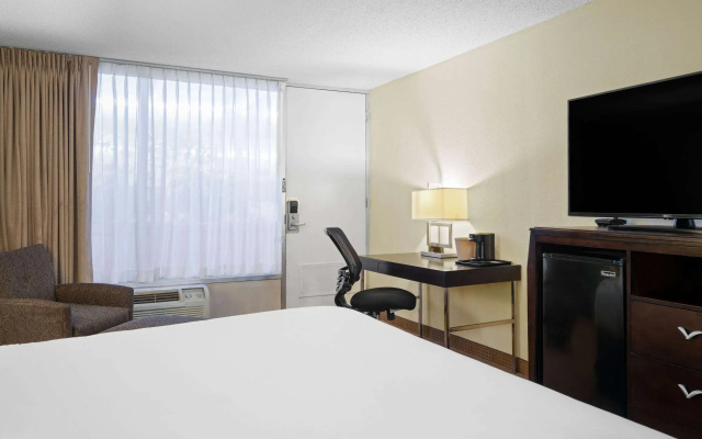 photo 3 of Travelodge by Wyndham Gaylord
