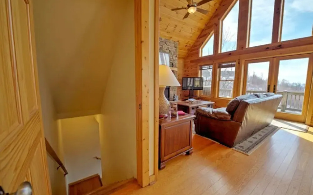 photo 5 of Altitude Adjustment - 5 Br Cabin