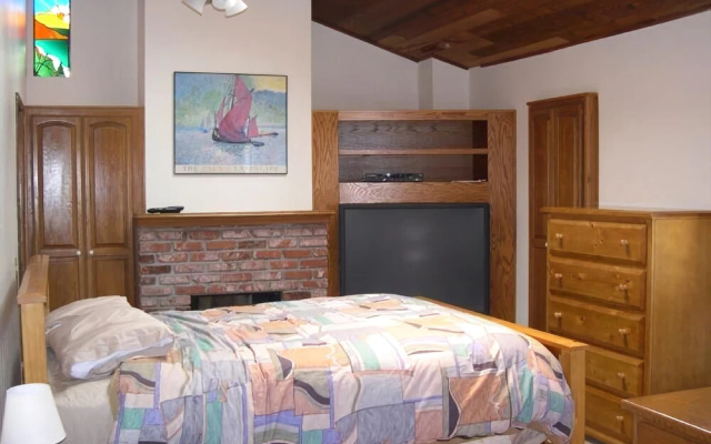 photo 2 of Alvarado Place 68105 by RedAwning