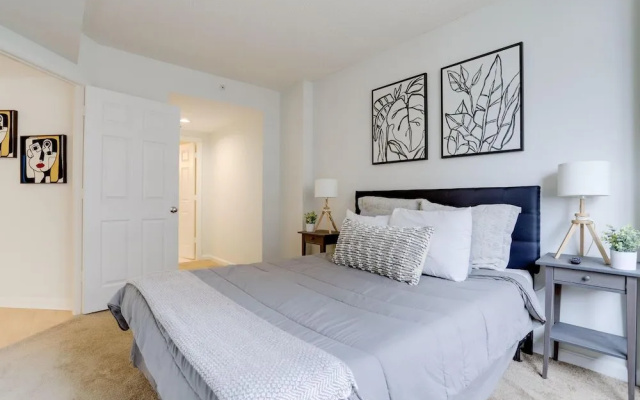 photo 2 of Amazing 1 Bedroom Condo Ballston