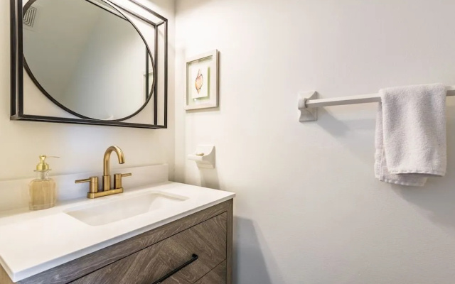 photo 5 of Amazing 2 Bdr Townhouse Near Beach