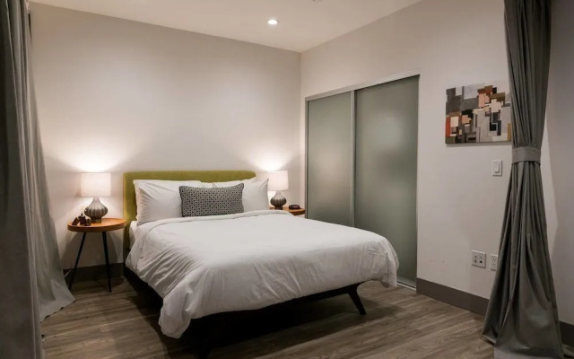 photo 3 of Amazing 2 bedroom flat in South Park / DTLA