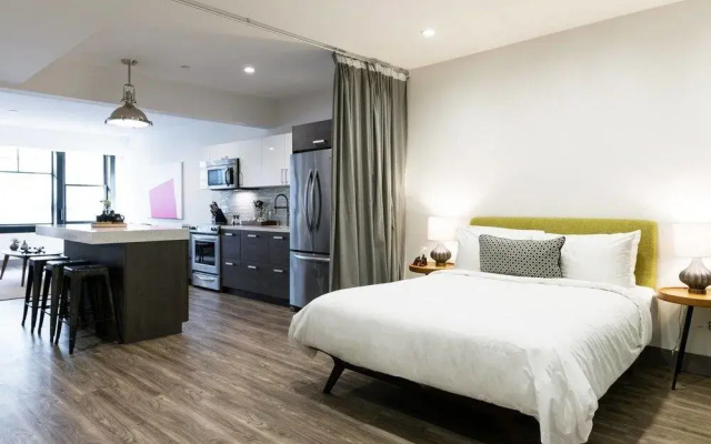 photo 5 of Amazing 2 bedroom flat in South Park / DTLA
