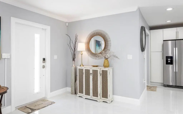photo 2 of Amazing! 3br 2ba Sofa Bed, Near Beach, Heated Pool, Full Kitchen, WiFI, Patio, BBQ, Private Yard, Peaceful Neighborhood