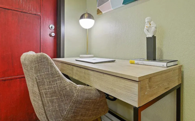 photo 3 of Amazing 3br/2ba Industrial Apt in Nola by Domio