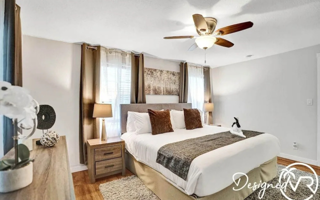 photo 4 of Amazing 4BR with Private Heated Pool