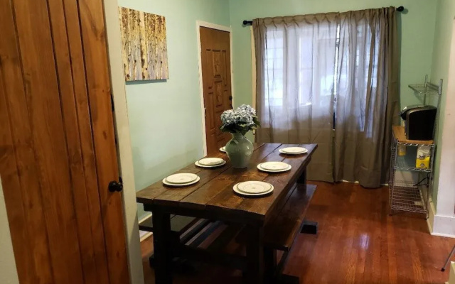 photo 2 of Amazing 5 Bedroom Downtown Ferndale House