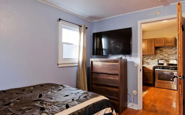 photo 5 of Amazing 5 Bedroom Downtown Ferndale House