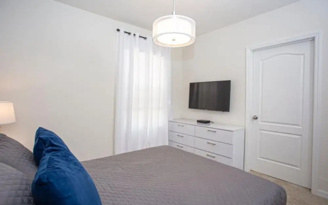 photo 2 of Amazing 6bds Single Home With Private Pool St7040