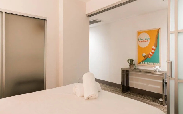 photo 3 of Amazing and Cozy 2 Bdrm Dtla