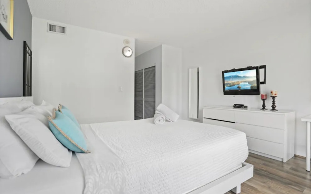 photo 2 of Amazing Condo 3 min to the Beach