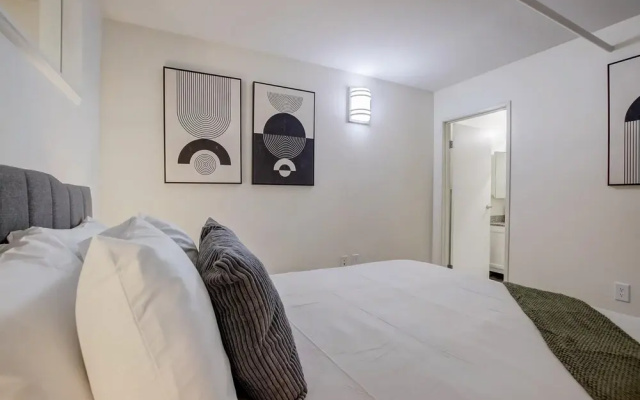 photo 4 of Amazing Downtown 1BR at Historic Block