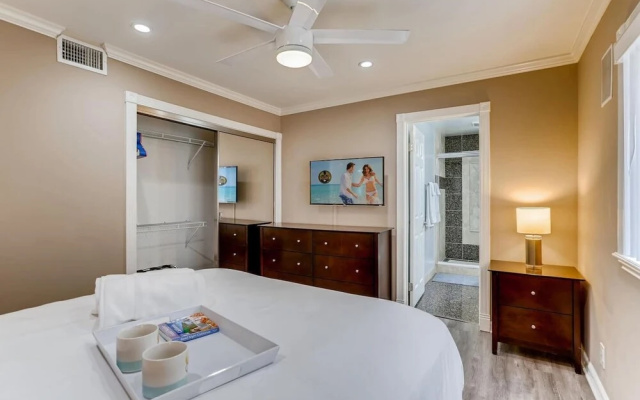 photo 4 of Amazing Family Friendly Newport Beach Home - 1 Block To Ocean (C2)