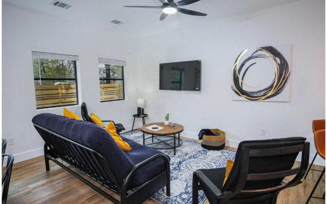 photo 3 of Amazing Indeed 3BR Only 5 Minutes From Downtown
