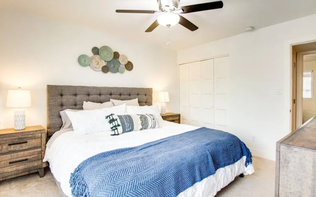 photo 2 of Modern Comforts Near Old Town Scottsdale and Asu!