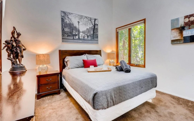 photo 4 of Amazing Quiet & Serene West Hollywood 5 Bedroom House Near Everything! (K1)