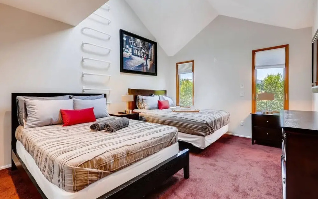 photo 5 of Amazing Quiet & Serene West Hollywood 5 Bedroom House Near Everything! (K1)
