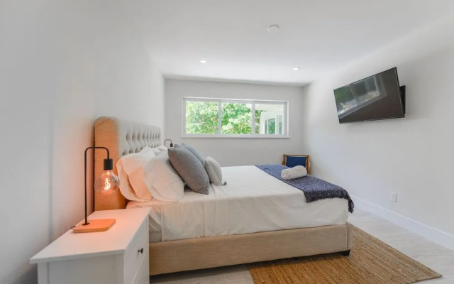 photo 4 of Amazing renovated home close to the Bay