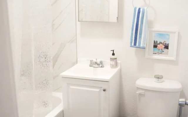 photo 5 of Amazing Studio in Beverly Boulevard! Sleeps 3!