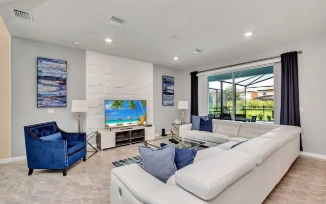 photo 5 of Amazingly Decorated 5 Bedroom7387) Villa by Redawning