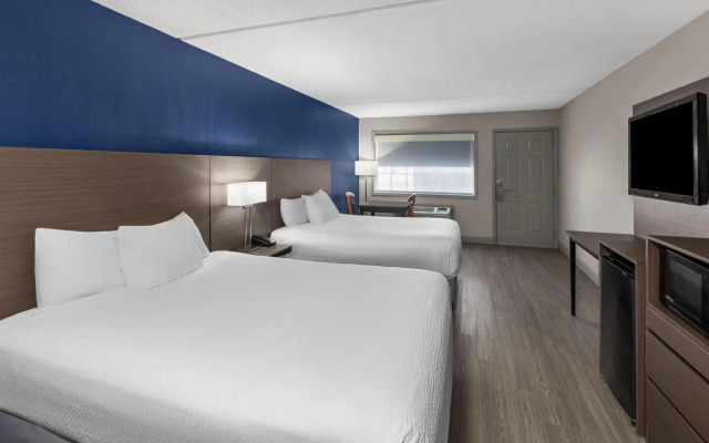 photo 5 of Angel Inn Near IMAX, a Travelodge by Wyndham