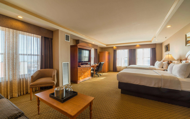 photo 3 of Ambassador Hotel Milwaukee, Trademark Collection by Wyndham