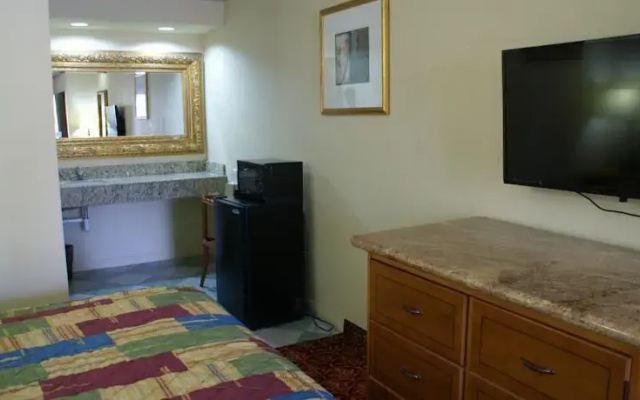 photo 5 of Amber Motel