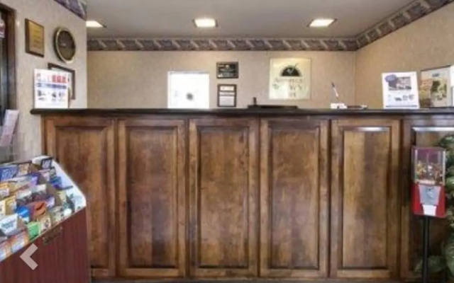 photo 3 of American Eagle Inn