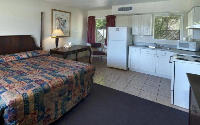 photo 3 of American Executive Inn
