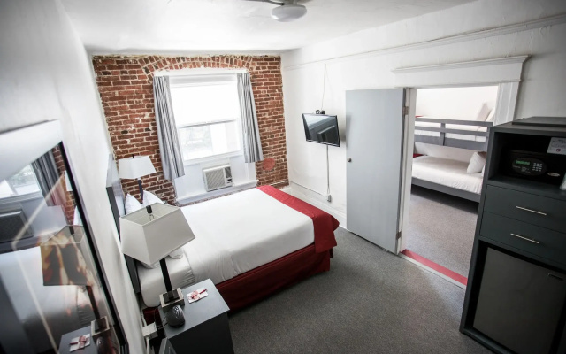 photo 3 of American Hotel